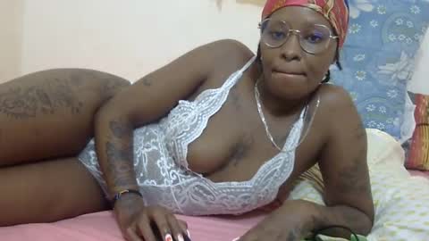 Snapshot of velvet_temptress chatting on February 3, 5:29 am velvet online show from February 3, 5:29 am