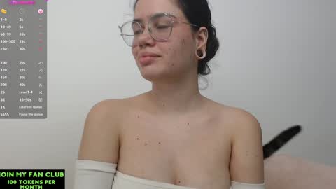 Snapshot of velvetcrystal chatting on December 6, 5:42 am Crystal PVT OPEN online show from December 6, 5:42 am