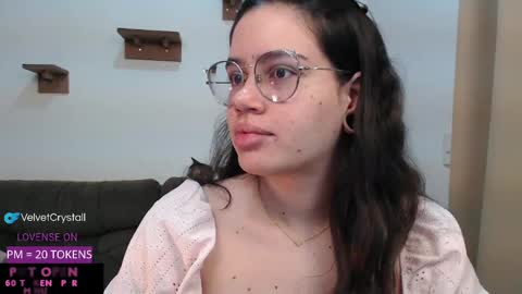 Snapshot of velvetcrystal chatting on September 21, 7:29 am Crystal PVT OPEN online show from September 21, 7:29 am