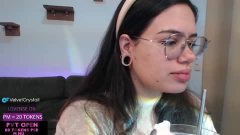 Snapshot of velvetcrystal chatting on September 29, 7:13 am Crystal PVT OPEN online show from September 29, 7:13 am