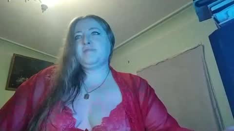 Elif online show from May 16, 7:57 pm