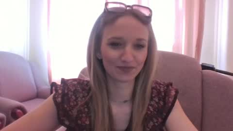 velvetintuition online show from May 15, 9:01 am