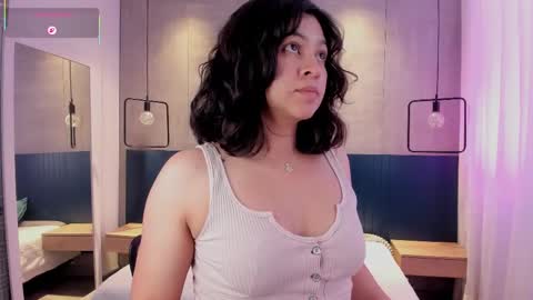 Snapshot of velvettease_ chatting on September 23, 12:47 pm velvettease_ online show from September 23, 12:47 pm