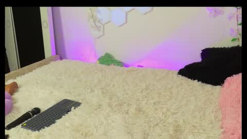 velvetvibes_ online show from February 6, 2:04 am