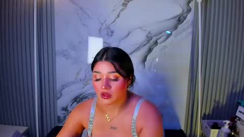 Venusowen  online show from August 1, 2:52 pm