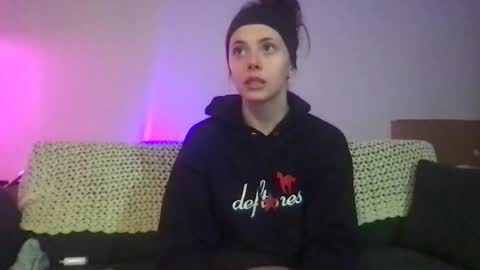 venustheflytrap online show from November 14, 9:20 am