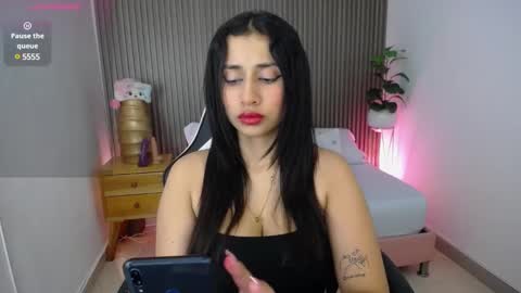 Snapshot of venuz_lee chatting on December 28, 12:45 pm Nice to greet you my name is Vanessa online show from December 28, 12:45 pm