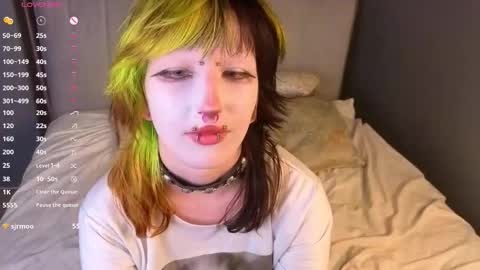 Erica online show from November 8, 8:25 pm