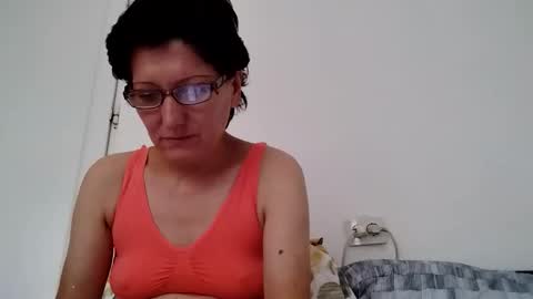 Snapshot of vera_elle chatting on September 28, 2:11 pm Vera online show from September 28, 2:11 pm