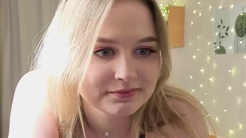 Veronica online show from December 16, 8:15 pm