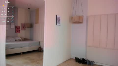 Veronica3  online show from January 24, 2:30 pm