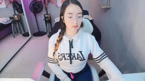 veronica online show from February 3, 7:18 pm