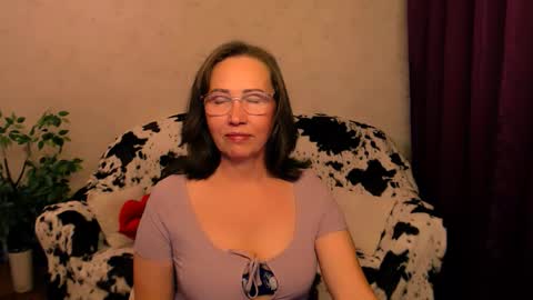 Snapshot of veronicadevries chatting on October 14, 8:00 pm Veronica online show from October 14, 8:00 pm