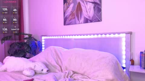 Snapshot of veronicaleal_ chatting on October 14, 10:07 am Vivi online show from October 14, 10:07 am