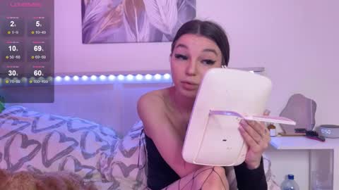 Snapshot of veronicaleal_ chatting on September 12, 7:50 am Vivi online show from September 12, 7:50 am