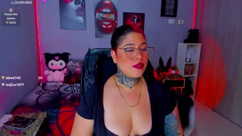 Snapshot of veronika_metalstar chatting on October 14, 6:32 pm Miss Veronika online show from October 14, 6:32 pm