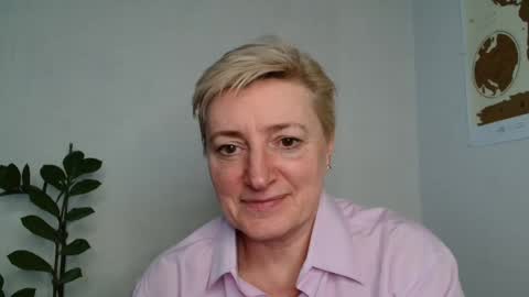 Snapshot of verony_ chatting on March 5, 7:27 am verony_ online show from March 5, 7:27 am