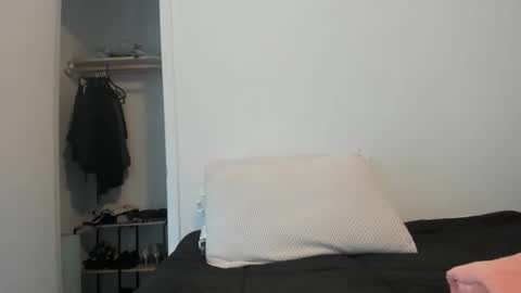 verysassypeachgoddess online show from May 2, 12:08 pm