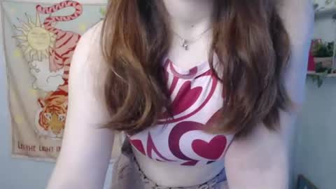 veryveryvery_shy online show from June 27, 5:52 am