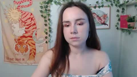 veryveryvery_shy online show from July 7, 7:23 am