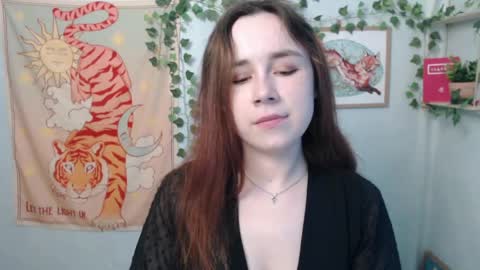 veryveryvery_shy online show from June 9, 5:40 am