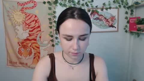 veryveryvery_shy online show from July 25, 6:20 am