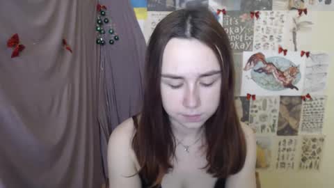 veryveryvery_shy online show from December 18, 10:20 am