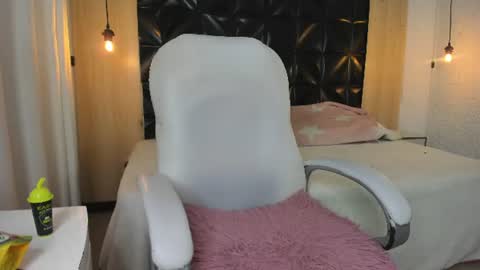 Vanesaa online show from June 24, 11:48 pm