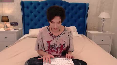 Snapshot of via_mayer chatting on October 5, 1:38 pm Via online show from October 5, 1:38 pm