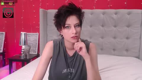 Snapshot of via_mayer chatting on September 15, 8:27 pm Via online show from September 15, 8:27 pm
