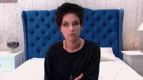 Snapshot of via_mayer chatting on September 19, 11:48 pm Via online show from September 19, 11:48 pm