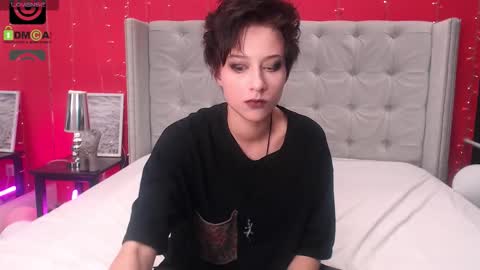 Snapshot of via_mayer chatting on September 13, 10:18 pm Via online show from September 13, 10:18 pm