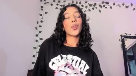 Snapshot of vianka_millerxxx chatting on January 11, 8:11 am Vianka online show from January 11, 8:11 am