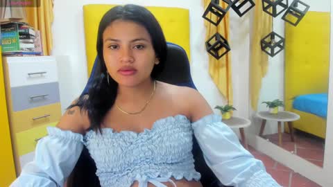 nahomy online show from February 12, 11:51 am