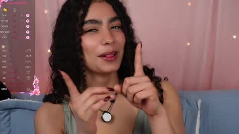 Snapshot of vicky_curly chatting on September 23, 3:21 pm vicky_curly online show from September 23, 3:21 pm