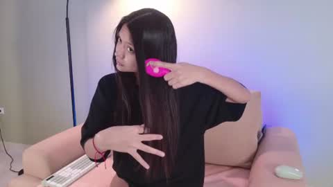 Amy online show from July 1, 1:32 pm