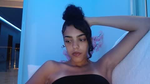 Goddess Victory  online show from June 22, 4:09 am