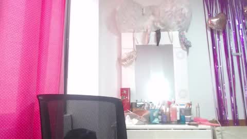 Hi guys   Im victoria  Be the one who can control me in PVT online show from February 18, 4:05 pm