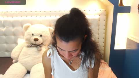 Victoria  grey  online show from July 15, 5:50 pm