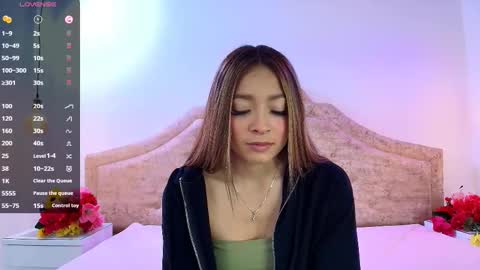 Snapshot of victoria_adams14 chatting on February 12, 11:51 am Victoria for you online show from February 12, 11:51 am