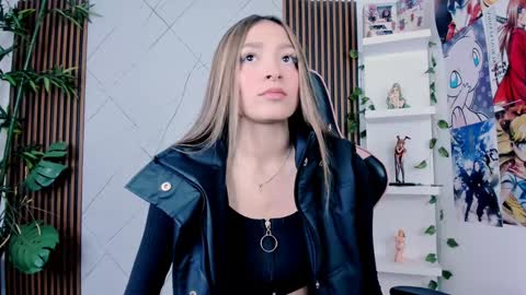 Snapshot of victoria_adams14 chatting on January 5, 11:59 am Victoria for you online show from January 5, 11:59 am