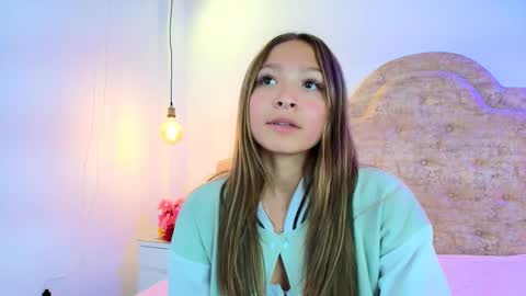 Snapshot of victoria_adams14 chatting on December 28, 2:42 pm Victoria for you online show from December 28, 2:42 pm