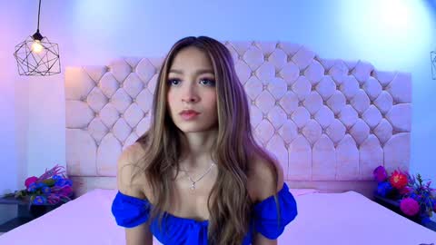 Snapshot of victoria_adams14 chatting on January 18, 12:04 pm Victoria for you online show from January 18, 12:04 pm