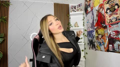 Snapshot of victoria_adams14 chatting on January 15, 4:43 pm Victoria for you online show from January 15, 4:43 pm