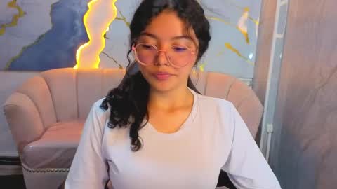 victoria_castillo_b online show from April 21, 1:42 am
