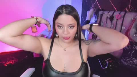 victoria_floyd1 online show from April 24, 9:28 pm