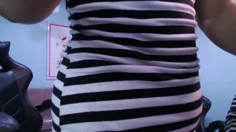 Snapshot of victoria_hernandez_t chatting on October 15, 1:57 pm Victoria online show from October 15, 1:57 pm