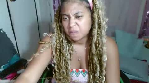 VICKY online show from November 3, 1:42 am