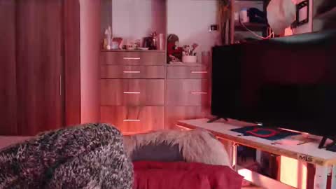 Victoria online show from May 2, 9:29 pm