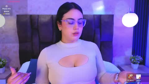 Victoria Andrade online show from June 5, 12:33 pm
